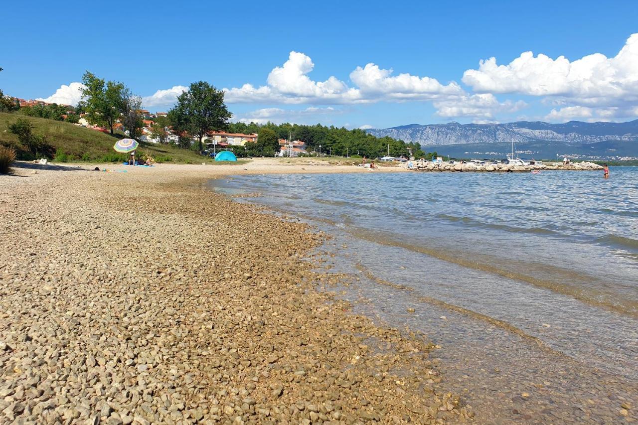 Apartments With A Parking Space Cizici, Krk - 15415 Малинска Екстериор снимка