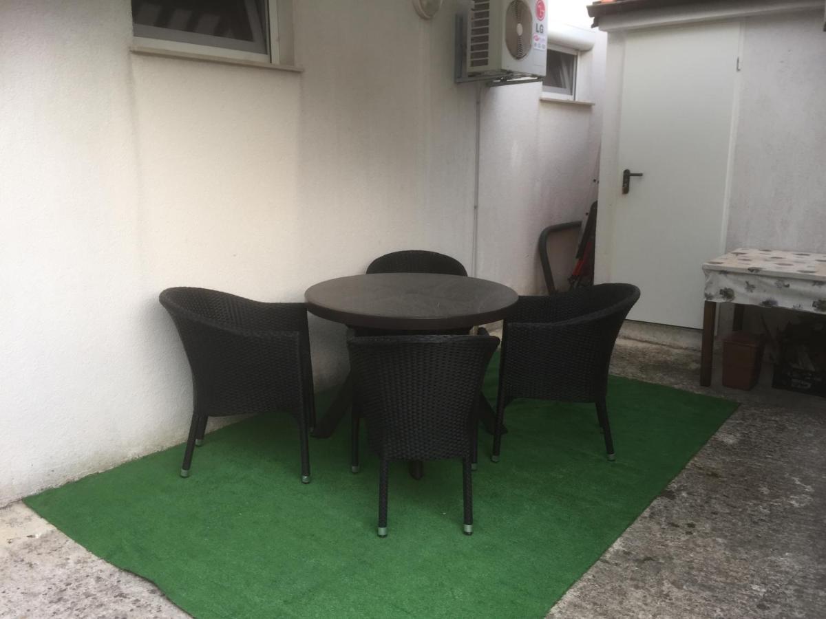 Apartments With A Parking Space Cizici, Krk - 15415 Малинска Екстериор снимка