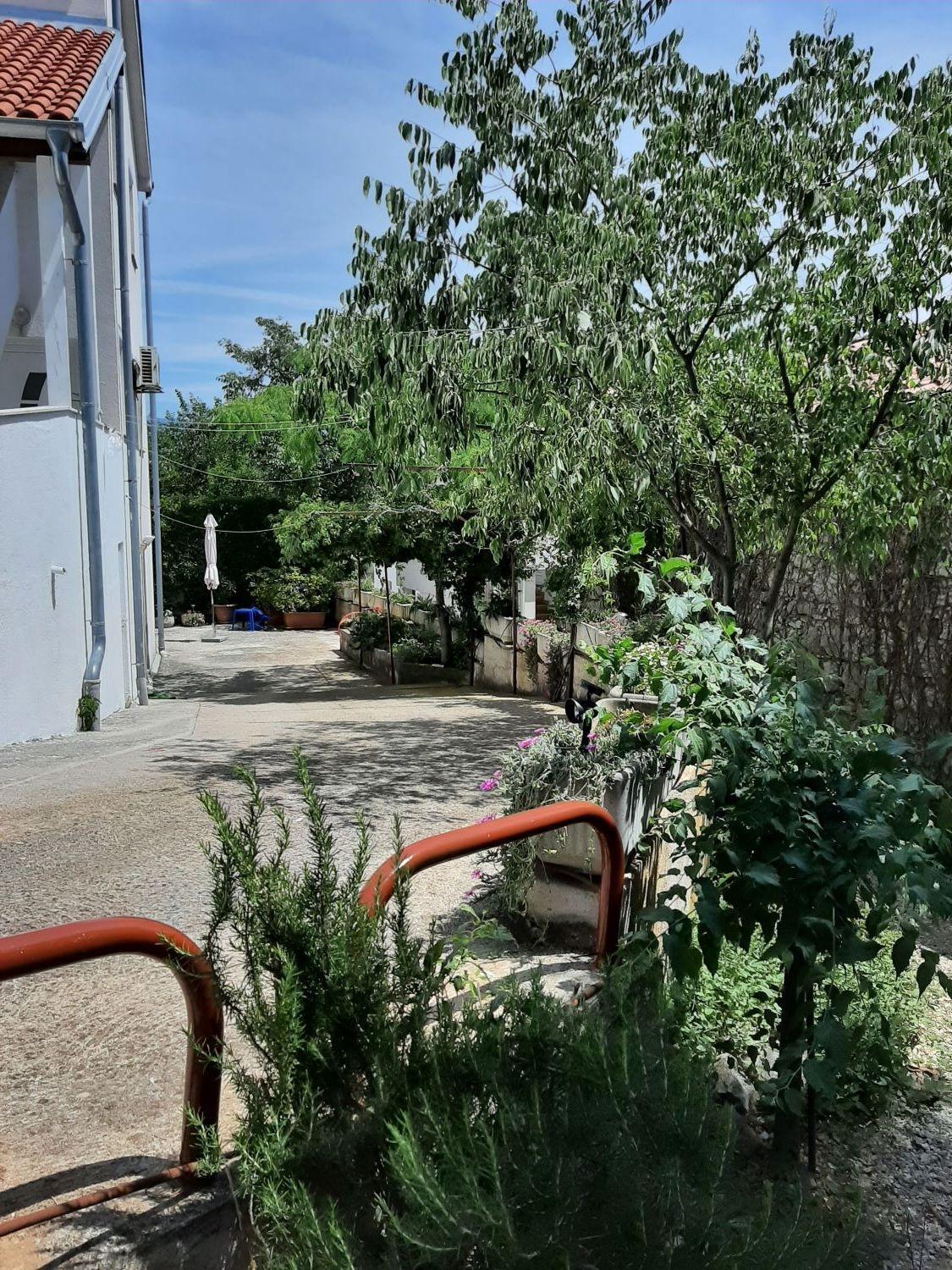 Apartments With A Parking Space Cizici, Krk - 15415 Малинска Екстериор снимка